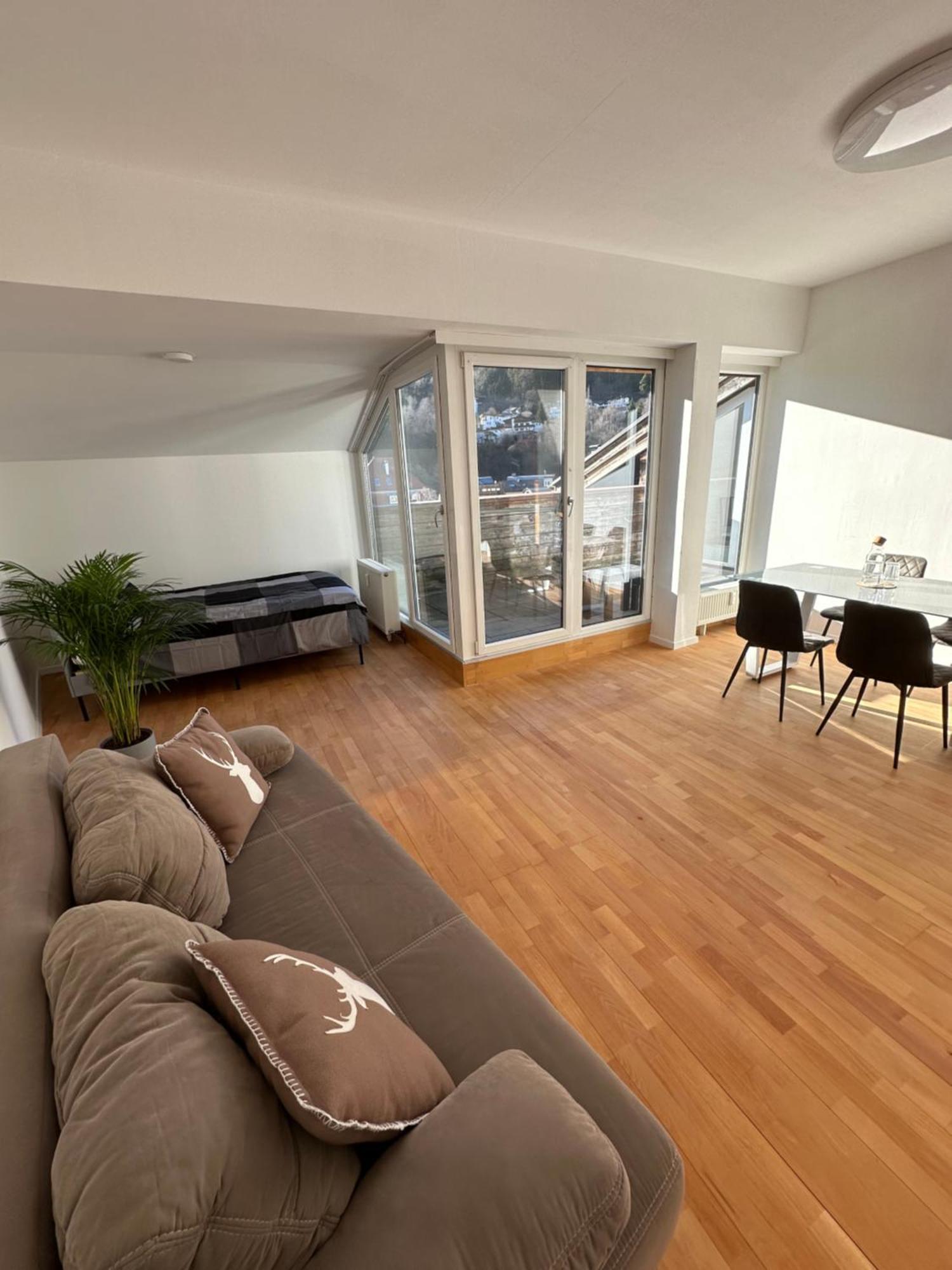 Geraeumiges Sonniges Apartment Mit Bergblick Imst Exterior photo