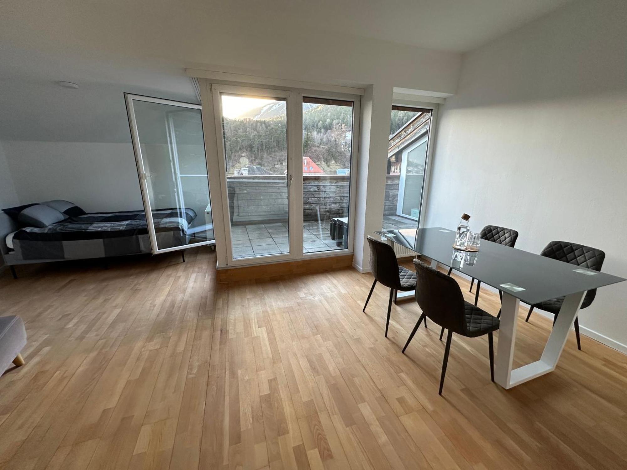 Geraeumiges Sonniges Apartment Mit Bergblick Imst Exterior photo