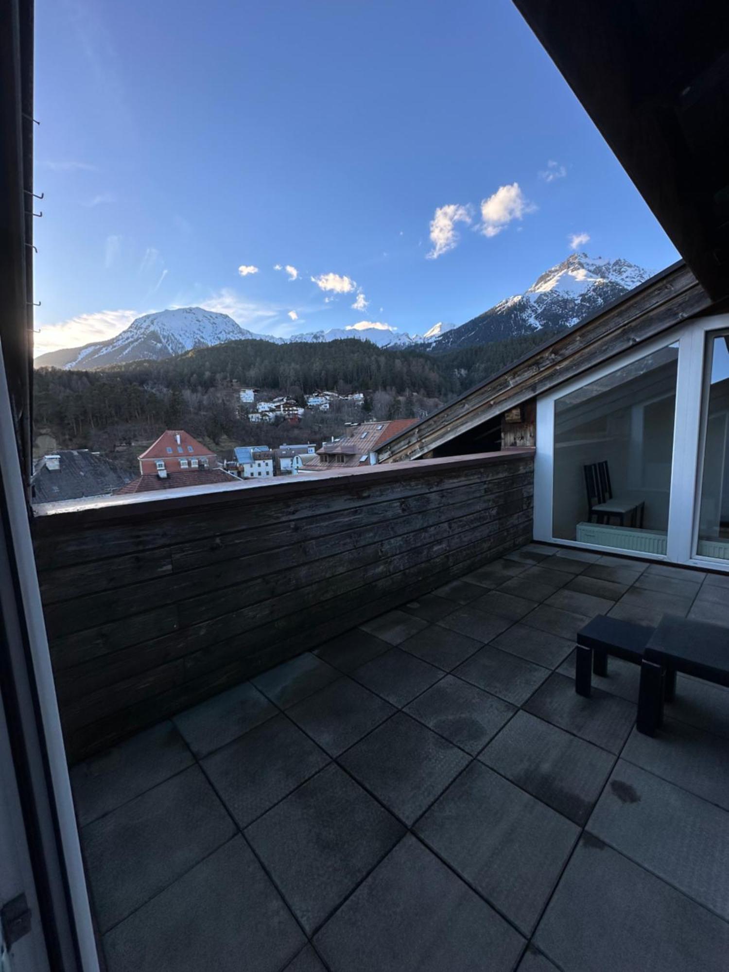 Geraeumiges Sonniges Apartment Mit Bergblick Imst Exterior photo
